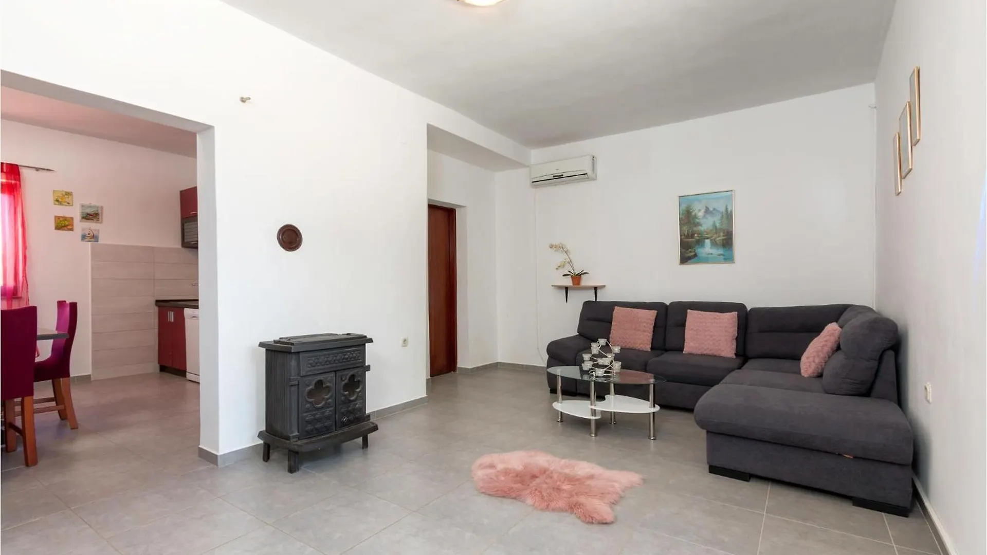 2 Bedroom Beautiful Home In Sikici Pula 0*,
