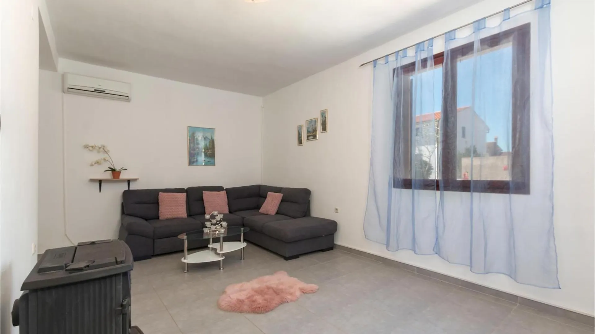 Prázdninový dům 2 Bedroom Beautiful Home In Sikici Pula