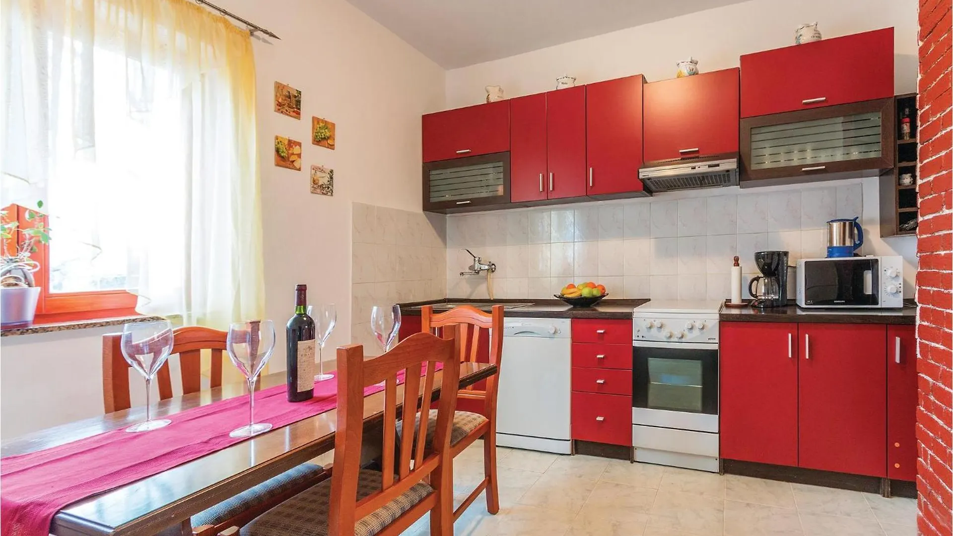 2 Bedroom Beautiful Home In Sikici Pula